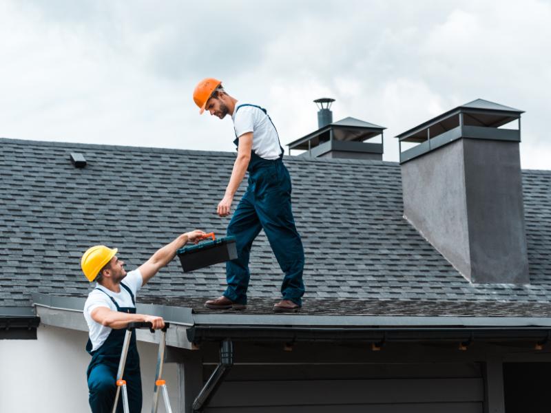 7 Signs You Need Roofing Replacement Before the First Snow